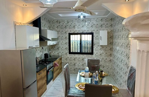 West Coast Division Apartment | Relax at Luxe Apt #4 in the Retreat Apartments