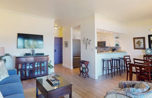Wailua Condo | Beachfront Tropical Escape with Spa and Ocean Views