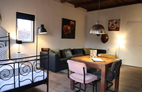 Breezand Bed & Breakfast | Cozy Bloemenzicht BnB: Oceanfront Retreat, 10 Min from Beach