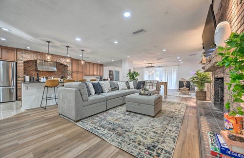 Limona Improvement Cottage | Inviting Brandon Retreat with Private Pool & Hot Tub