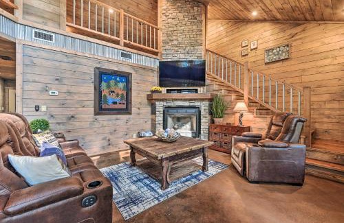 Broken Bow House | Exclusive Broken Bow Cabin with Tesla Charging Station