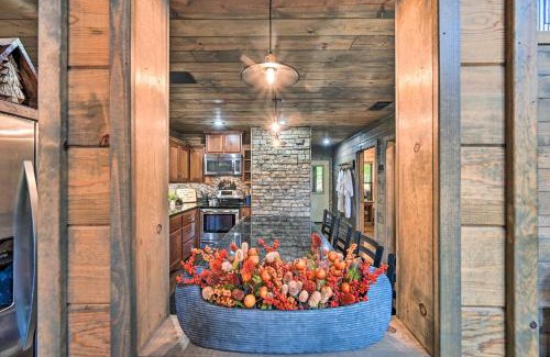 Broken Bow House | Exclusive Broken Bow Cabin with Tesla Charging Station