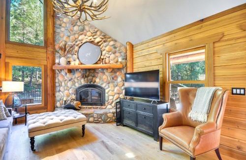 Gaston House | Cozy Cabin Retreat Near Lake with Family & Pet Amenities