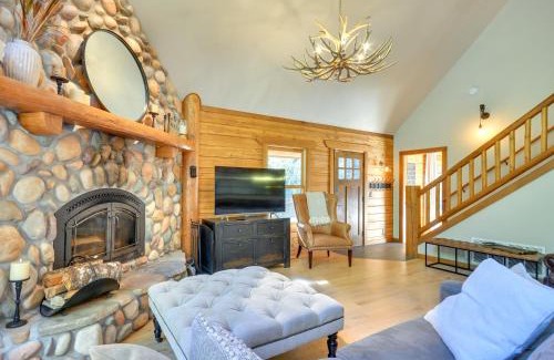Gaston House | Cozy Cabin Retreat Near Lake with Family & Pet Amenities