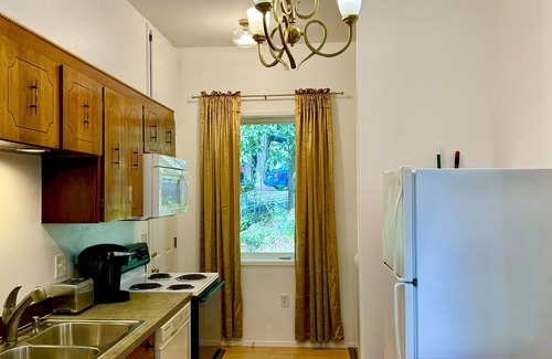 Camano Island Cabin | Waterfront Cabin with Bonfire Pit & Spa - Rated 10/10
