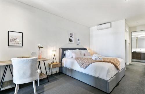 East Perth Apartment | Stylish Luxe Chic Hotel with Perfect 10/10 Ratings