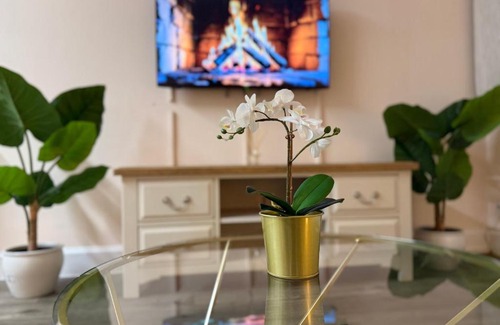Ipswich Apartment | Luxe city stay