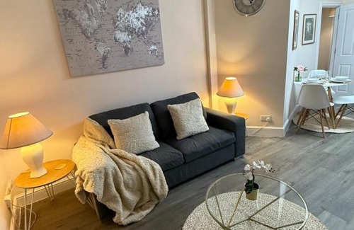 Ipswich Apartment | Luxe city stay