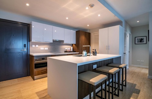 Calivigny Condo | Luxe Condo, Ocean Views and pool