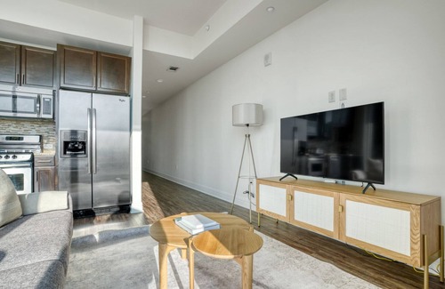 Waller Creek District Apartment | Modern Downtown 1BR with Gym & Pool, Steps from 6th St