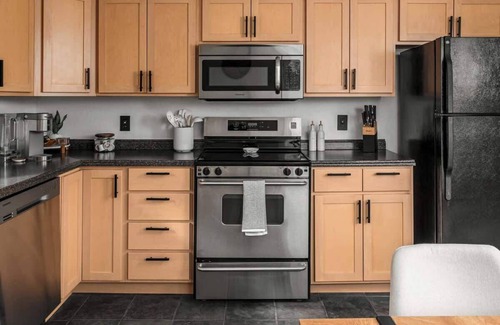 Downtown Anchorage Apartment | Downtown Paradise: 2BR Oasis with Family-Friendly Amenities