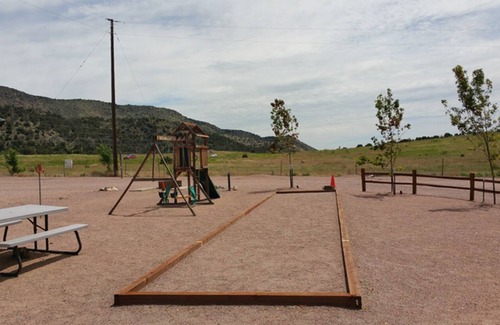 Canon City House | Luxe Glamping Dome | Queen Bed | Deck Views | Near Royal Gorge Bridge & Park