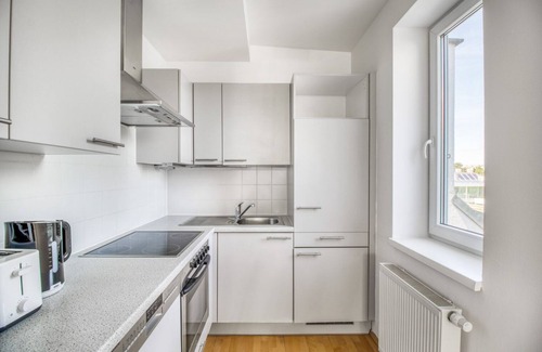 Hietzing Apartment | Elegant Hietzing 3BR with Private Terrace & Garden by Blueground