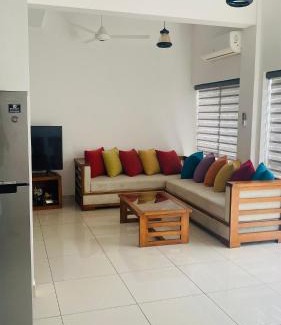 Pannipitiya Apartment | Premier Highway Residencies: Family-Friendly with Pool Access