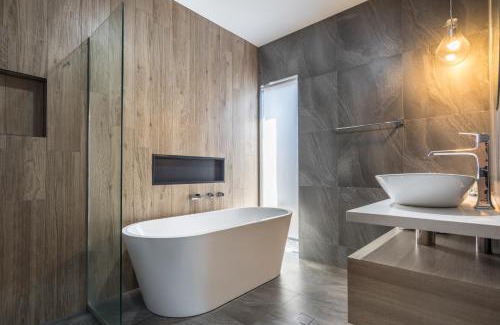 Bayonet Head House | Elegant Luxe Home by the BnB Collection - Guest Rated 9.5
