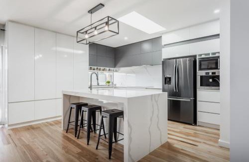 Bayonet Head House | Elegant Luxe Home by the BnB Collection - Guest Rated 9.5