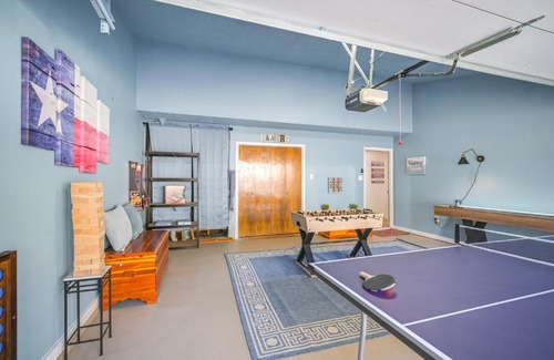 Granbury House | Luxe Lake Granbury Retreat Dock, Deck and Game Room