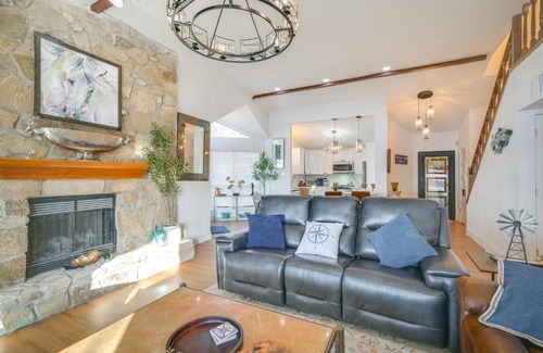 Granbury House | Luxe Lake Granbury Retreat Dock, Deck and Game Room