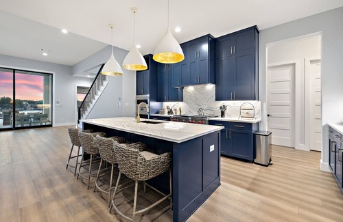 Kingsland House | Exclusive Lakefront Haven with Unmatched Amenities
