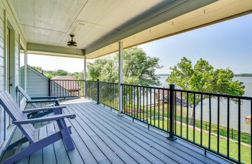 Granbury House | Lakefront Granbury Retreat: Dock, Games & Family Fun!