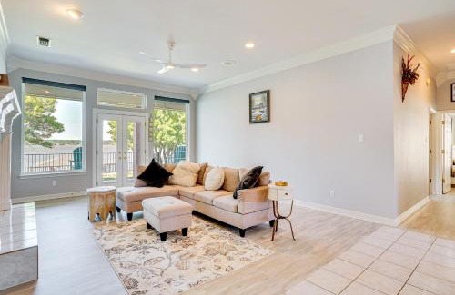 Granbury House | Lakefront Granbury Retreat: Dock, Games & Family Fun!