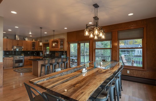 Town of Grafton House | Idyllic Lakefront Retreat with Game Room & Hot Tub Access