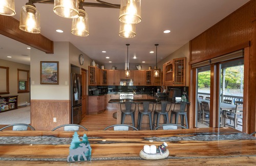 Town of Grafton House | Idyllic Lakefront Retreat with Game Room & Hot Tub Access