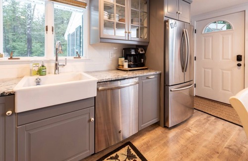 Wolfeboro House | Elegant Lakeside Retreat in Wolfeboro - Rated 10/10