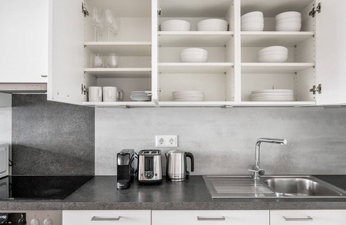 Erdberg Apartment | Stylish 1BR Apartment with Garden & Balcony near Hyblerpark