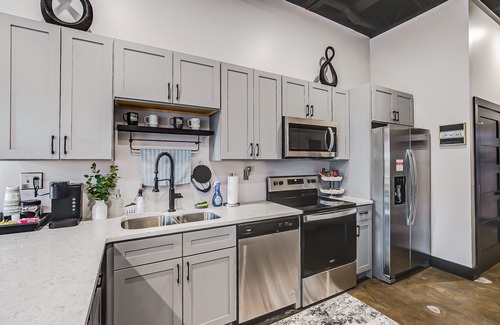 Kingsport Condo | Elegant Loft Retreat in Downtown Kingsport's Iconic Building