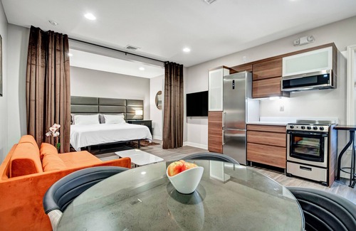 Warwick Apartment | Elegant Loft on Main St. - Spa, Pool & Designer Kitchen