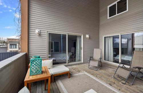 Douglas House | Oceanfront Luxe Loft with Family-Friendly Amenities