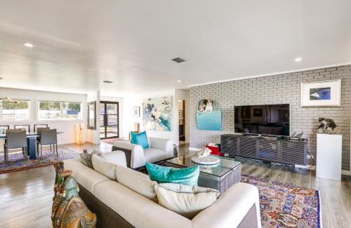 Sky Forest House | Elegant Mid-Century Home in Austin with Canyon Views