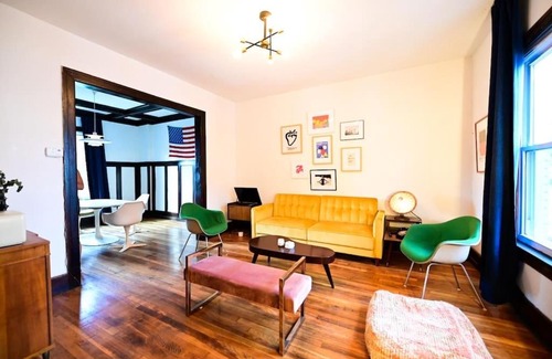 Mexicantown - Southwest Detroit House | Stylish Mid-Century Historic Townhouse with Family Amenities