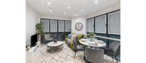 Islington Apartment | Modern Minimalist 1-Bed Flat Just 7 Mins from Station