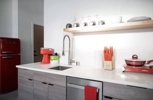 Loyal Heights Apartment | Modern Ballard Studio: Steps from the Space Needle