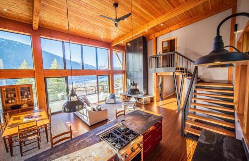 Nelson Villa | Modern Timberframe Retreat with Iconic Views & Breakfast