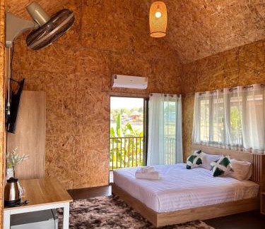 K. Phu Pieng Bed & Breakfast | Pet-Friendly Nan Terrace View King Room for Memorable Stays