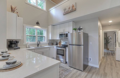 Monteagle Cabin | Guest Rated 10/10: Luxe Nest at The Retreat on Sunset Bluff