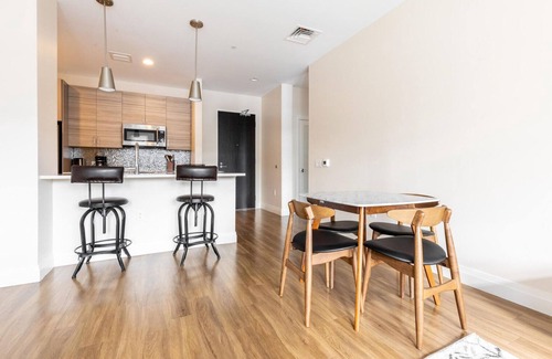 Newtonville Apartment | Comfortable Newton 2BR with Kitchen Near Dining & Shopping