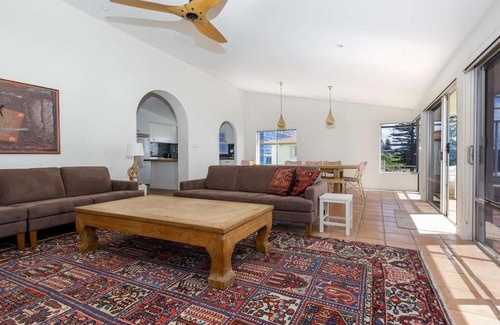 Yamba House | Oceanfront Penthouse at Suncrest 5 - Rated 9.5/10 by Guests