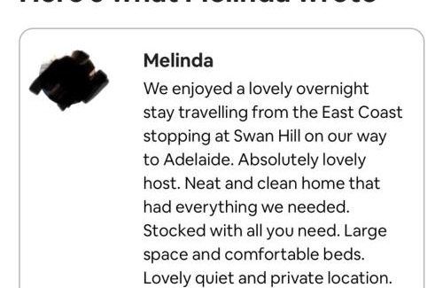 Swan Hill House | Exclusive Luxe Ranch: Family-Friendly with Kitchen & Breakfast