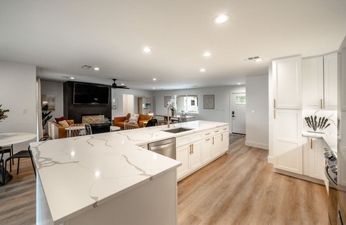 West Oak Hill House | Experience Luxe Ranch Life with Pool, Spa & Firepit