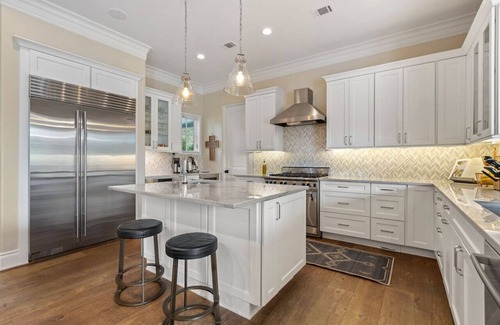Long Canyon House | Inviting Home with Huge Pool and Exciting Sports Activities