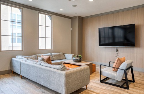 San Bruno Apartment | Stylish San Bruno 3BR with Pool, Gym & Pet-Friendly Options
