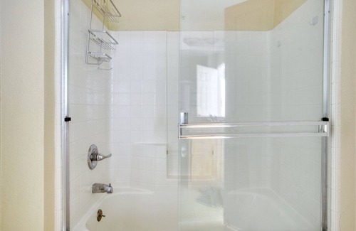 San Bruno Apartment | Stylish San Bruno 3BR with Pool, Gym & Pet-Friendly Options