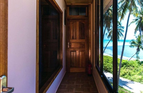 Dhangethi Bed & Breakfast | Seaview Retreat - Beachfront Villa with Family Amenities
