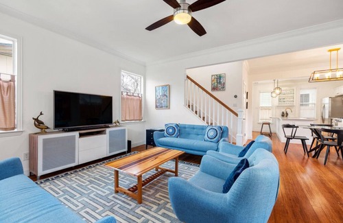 East Cesar Chavez House | Premier Spa Guesthouse - Short Walk to Downtown and Lake View!