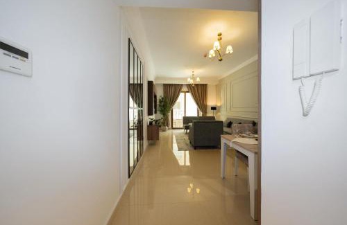 Deira Apartment | Luxe Spacious 1 BR apartment