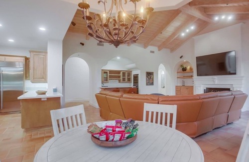 Poway House | Poway Villa - Private Resort with Pool and Spa Amenities
